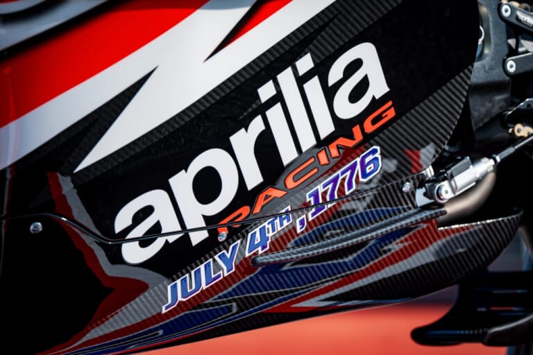 アプリリア|Aprilia X 250TH|2026年|量産車初のMotoGPカーボンブレーキ×240馬力! アプリリア「X 250TH」が30台限定で登場。アメリカ建国250周年記念モデル【海外】