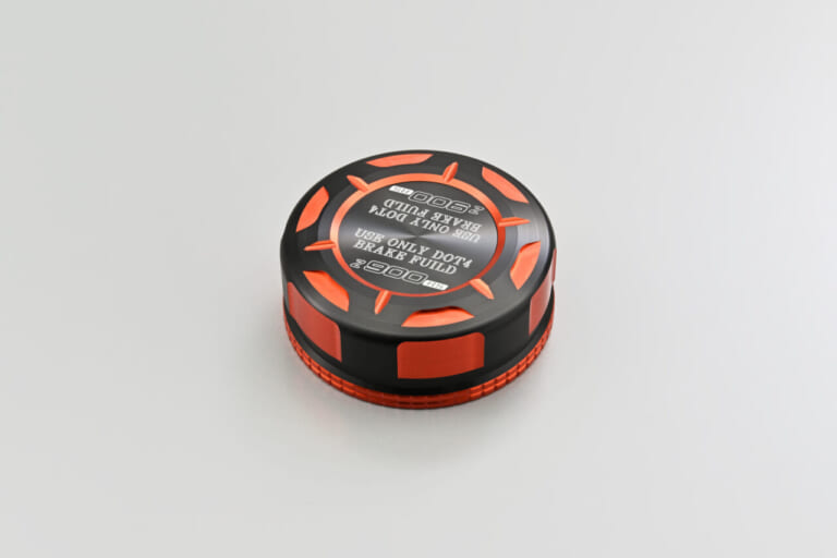 DAYTONA PREMIUM ZONE for KAWASAKI Z900RS｜アルミ削り出しでコクピットを引き締める。カワサキ正規取扱店でしか買えない、カワサキZ900RS専用ロゴ入りアルミビレットパーツ4種が登場