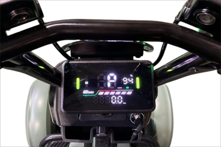 BLAZE e-CARGO｜カゴ2個分の荷物も余裕で坂道もスイスイ! 免許不要の4輪モビリティ「ブレイズe-CARGO」があればで毎日のスーパー通いが圧倒的に楽しくなる【新型特定原付】