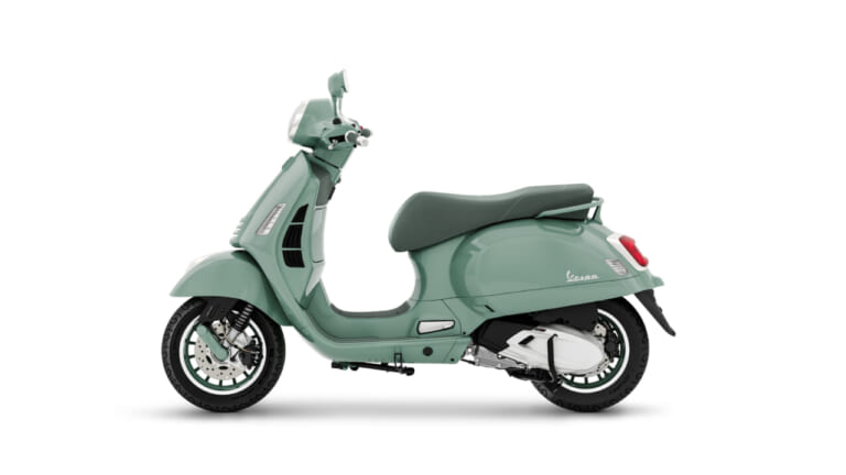 VESPA GTS 80TH｜街角の視線を独り占め! 専用装備と伝統カラーがもたらす、至福のスクーター。ベスパ生誕80年の集大成「GTS 80TH」登場【水冷278ccエンジン】