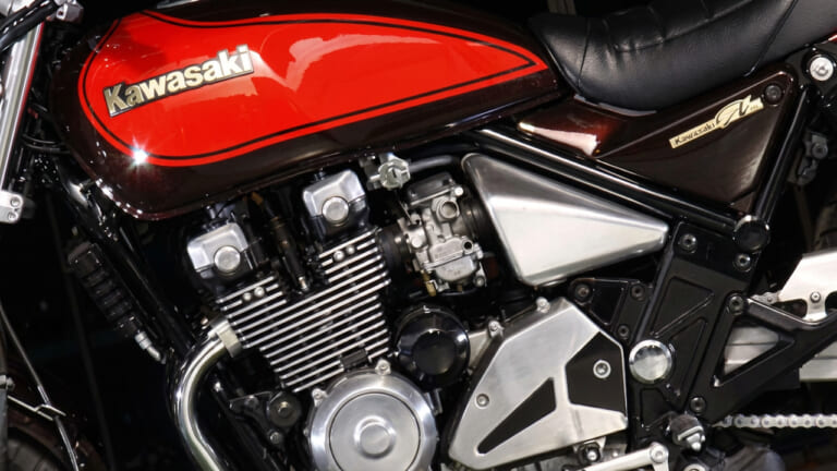 伝説の「火の玉」を纏った最後のカワサキ空冷直4。ゼファーχファイナルエディションの圧倒的存在感【KAWASAKI名車探訪】