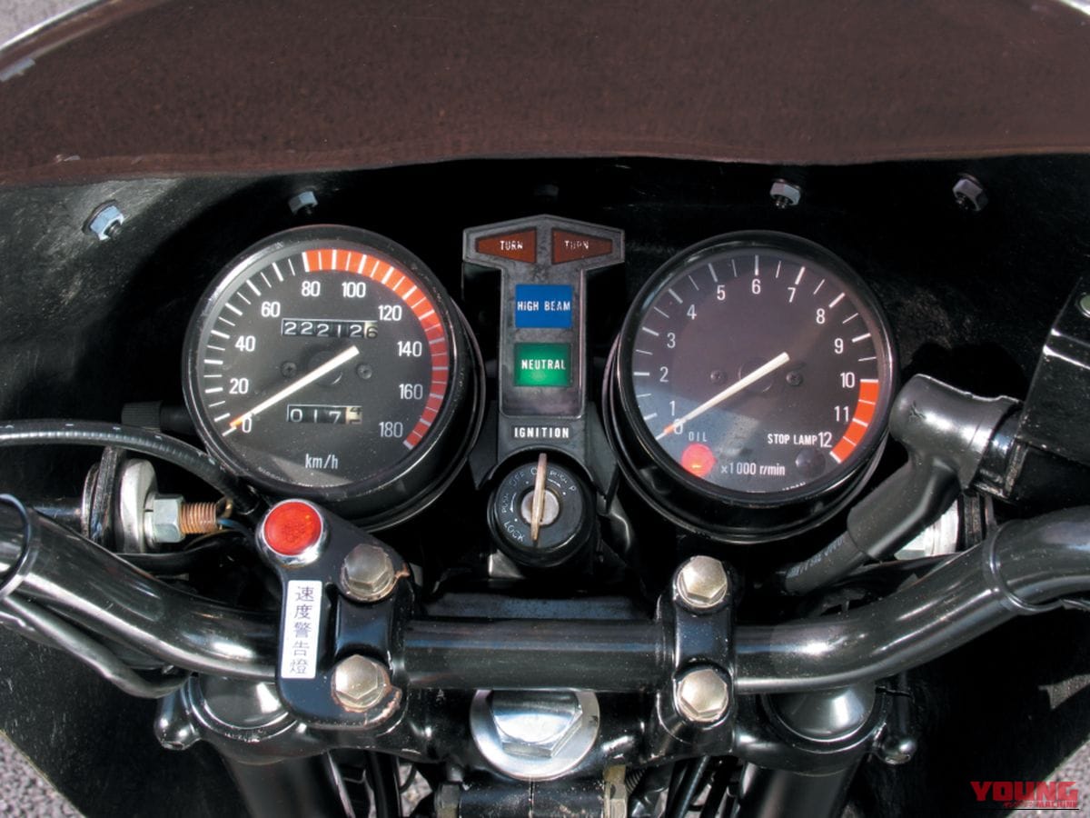 ｜【1年限りの伝説】カワサキZ400FXを超えた“軽やかな強さ”。Z400GPが今なおリターンライダーを魅了する理由を紐解く【昭和名車比較試乗】