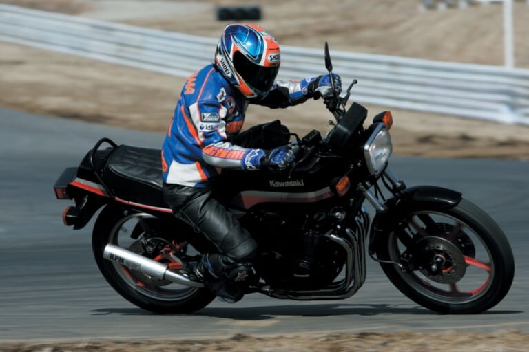 KAWASAKI Z400GP|【1年限りの伝説】カワサキZ400FXを超えた“軽やかな強さ”。Z400GPが今なおリターンライダーを魅了する理由を紐解く【昭和名車比較試乗】