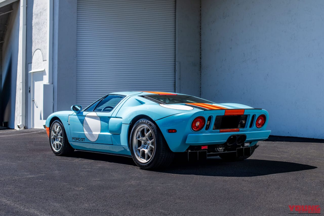 2006年 フォードGT 限定モデル ヘリテージエディション ガルフカラー｜「このカラーリングはたまらない」鮮やかな配色に思わず「これカッケェわ…」。クルマ好きの憧れのモデル、実は前評判が不評だった…!?