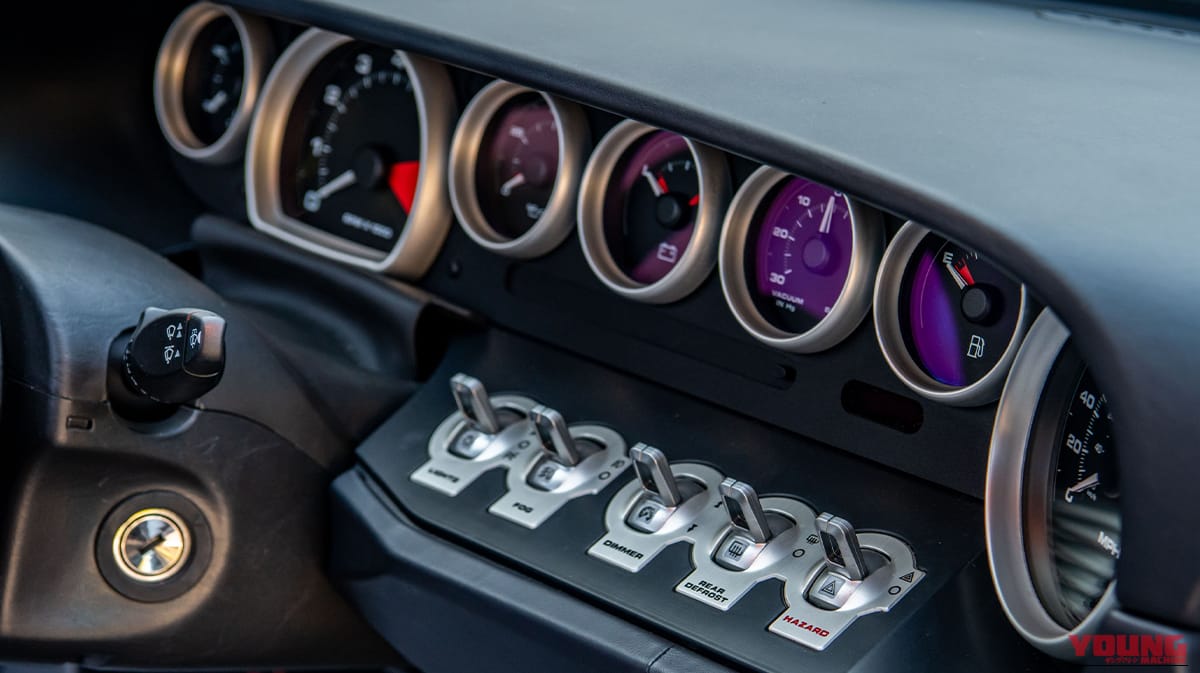 「このカラーリングはたまらない」鮮やかな配色に思わず「これカッケェわ…」。クルマ好きの憧れのモデル、実は前評判が不評だった…!?