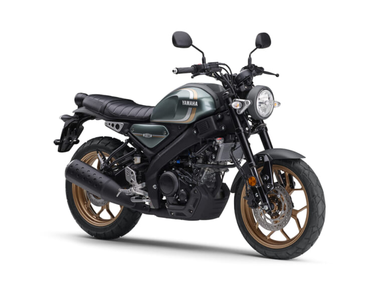 YAMAHA XSR155 ABS｜日常から週末の小さな旅まで、もう下道だけのツーリングには戻れない。ネオレトロの血統を受け継ぐヤマハ「XSR155 ABS」デビュー【YAMAHA新型】