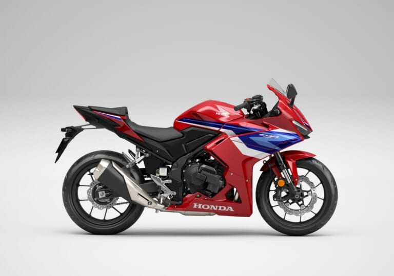 HONDA CBR400R E-Clutch｜操る楽しさはそのままに、渋滞の疲労もエンストの恐怖もゼロへ! 待望の400クラスへEクラッチが拡大。ホンダ「CBR400R / NX400E-Clutch」登場【HONDA2026新型】