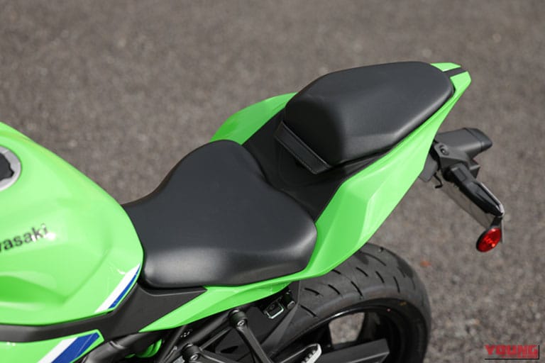 KAWASAKI Ninja ZX-4RR｜400ccで121万円は“買い”か？ 唯一無二の4気筒「Ninja ZX-4RR」を、レーサー岡崎静夏がストリートでガチ検証！