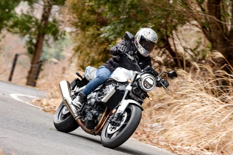 HONDA CB1000F|「車体色が好みじゃなくても、今すぐ欲しい!」レーシング女子・岡崎静夏を本気で増車検討させたCB1000Fの魔力