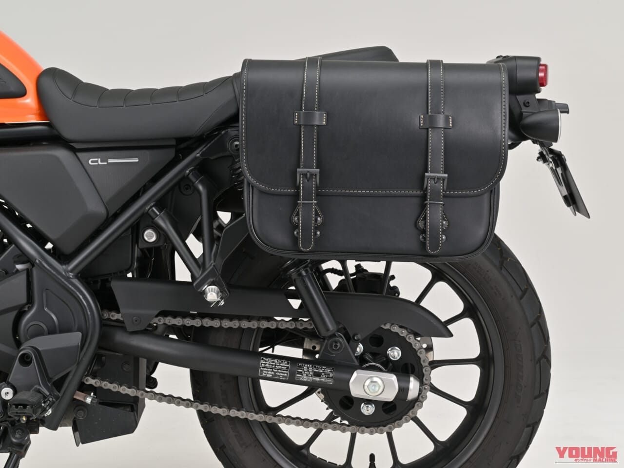 デイトナ サドルバッグサポート(ベルトループ一体型) CL250/500('23~'25)/ 左側専用【EX-TOUCH対応】|旅の荷物問題に終止符を。CL250/500の可能性を広げる、巻き込みの不安をゼロにする「ベルトループ一体型」ドルバッグサポートが登場