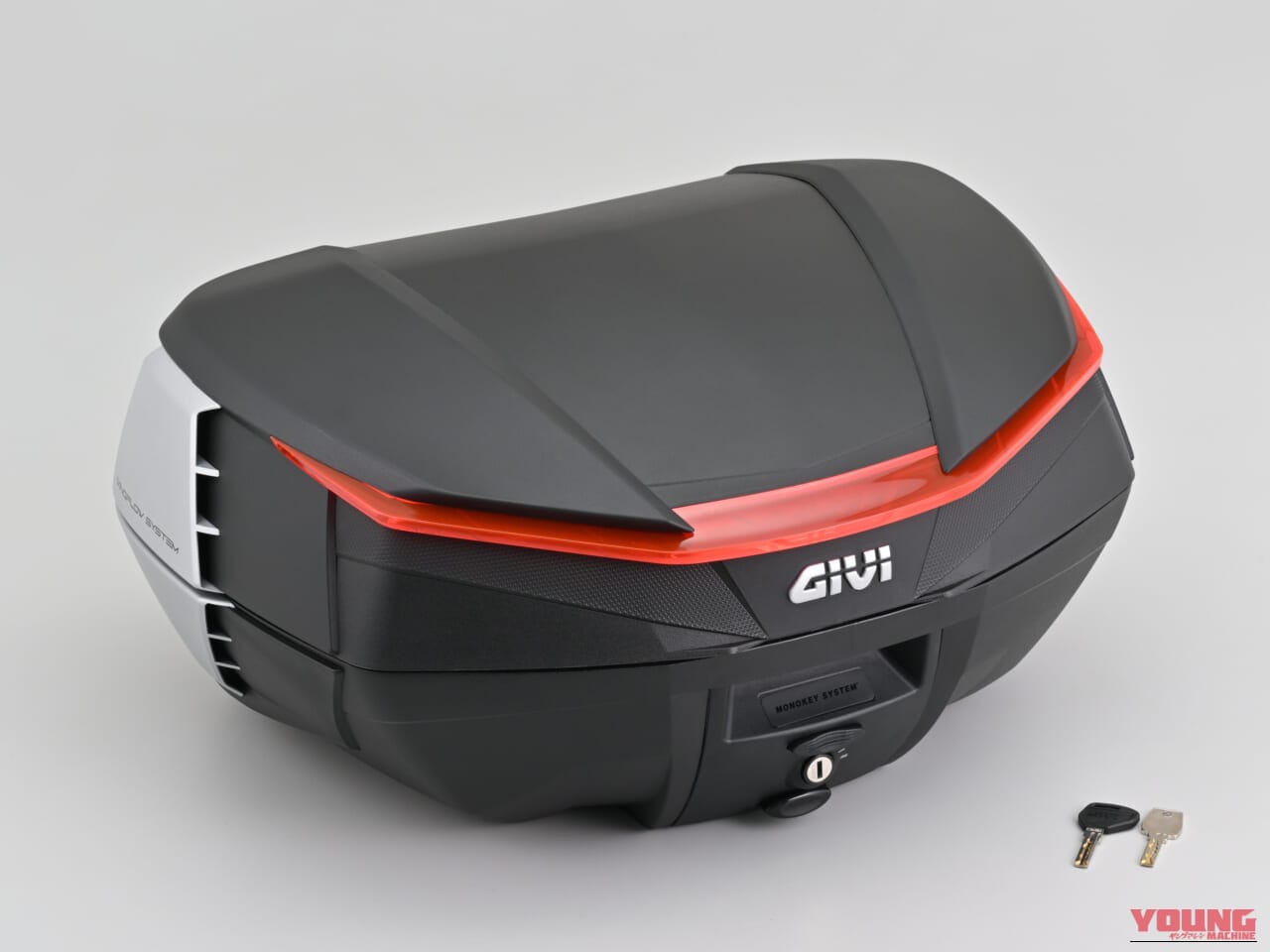 GIVI V49 AIR|大容量49Lなのに風切り音が気にならない!? 革新的な空力性能を誇るGIVI「V49 AIR」でタンデムツーリングはもっと身軽に【トップケース新製品】