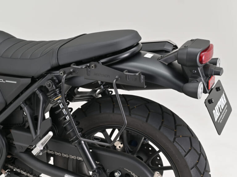 デイトナ サドルバッグサポート(ベルトループ一体型) CL250/500('23~'25)/ 左側専用【EX-TOUCH対応】|旅の荷物問題に終止符を。CL250/500の可能性を広げる、巻き込みの不安をゼロにする「ベルトループ一体型」ドルバッグサポートが登場