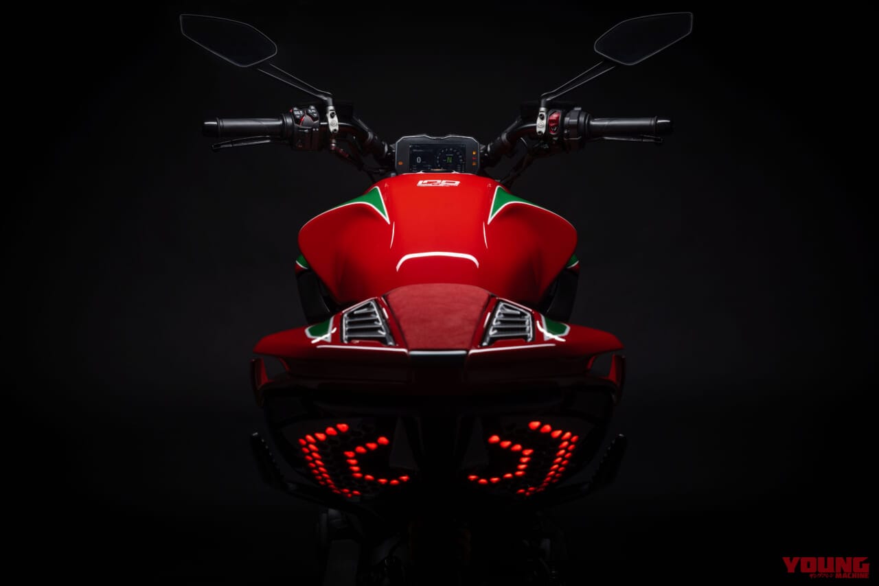 ｜【世界各100台限定】ひと目で心奪われるチェンテナリオ・ブロンゾの輝きをガレージに。ドゥカティ100年を象徴する10の宝石「Collezione 100」コレクションが登場