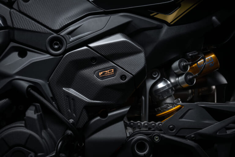 DUCATI Streetfighter V4 S 100｜【世界各100台限定】ひと目で心奪われるチェンテナリオ・ブロンゾの輝きをガレージに。ドゥカティ100年を象徴する10の宝石「Collezione 100」コレクションが登場