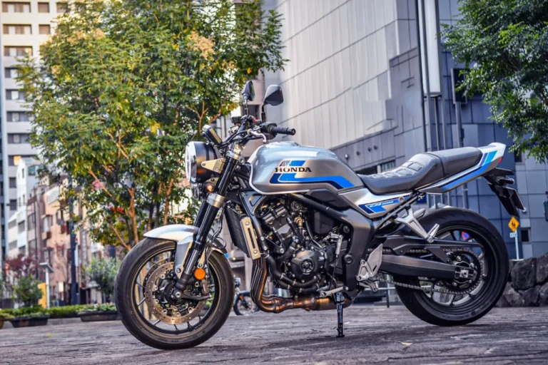 HONDA CB1000F|リッターバイクの威圧感はどこへ? 新型CB1000Fの「引き起こしの軽さ」と「唸る4気筒サウンド」に試乗前から脳がバグる