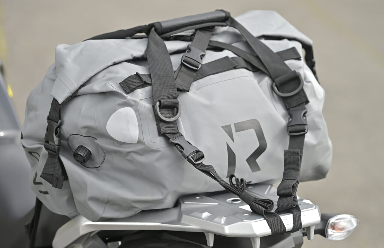 【RIDEIRON:防水シートバッグ】カラーが多くて自分の好みにカスタマイズできるバッグが6千円台から
