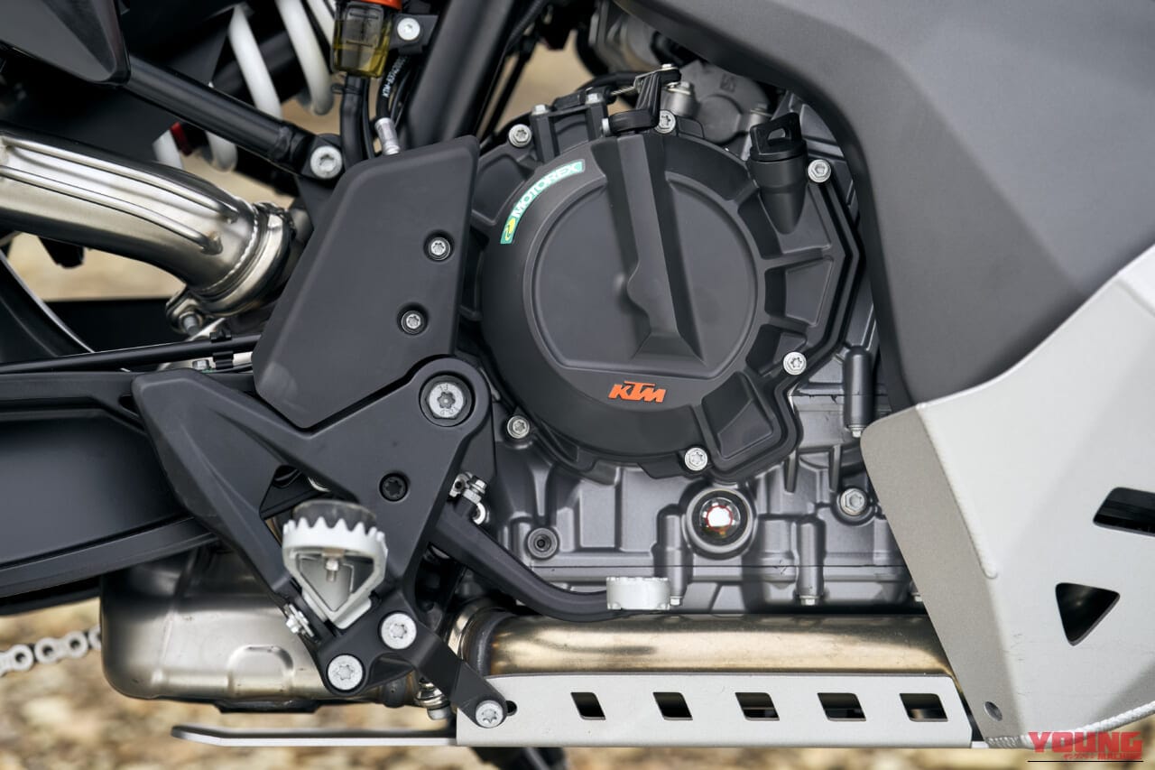 KTM 790 ADVENTURE｜【新型外車】旅の疲労を吹き飛ばすミドルアドベンチャーバイクの正解。低重心タンクと極上フル装備のKTM 790 ADVENTURE2026モデルが登場