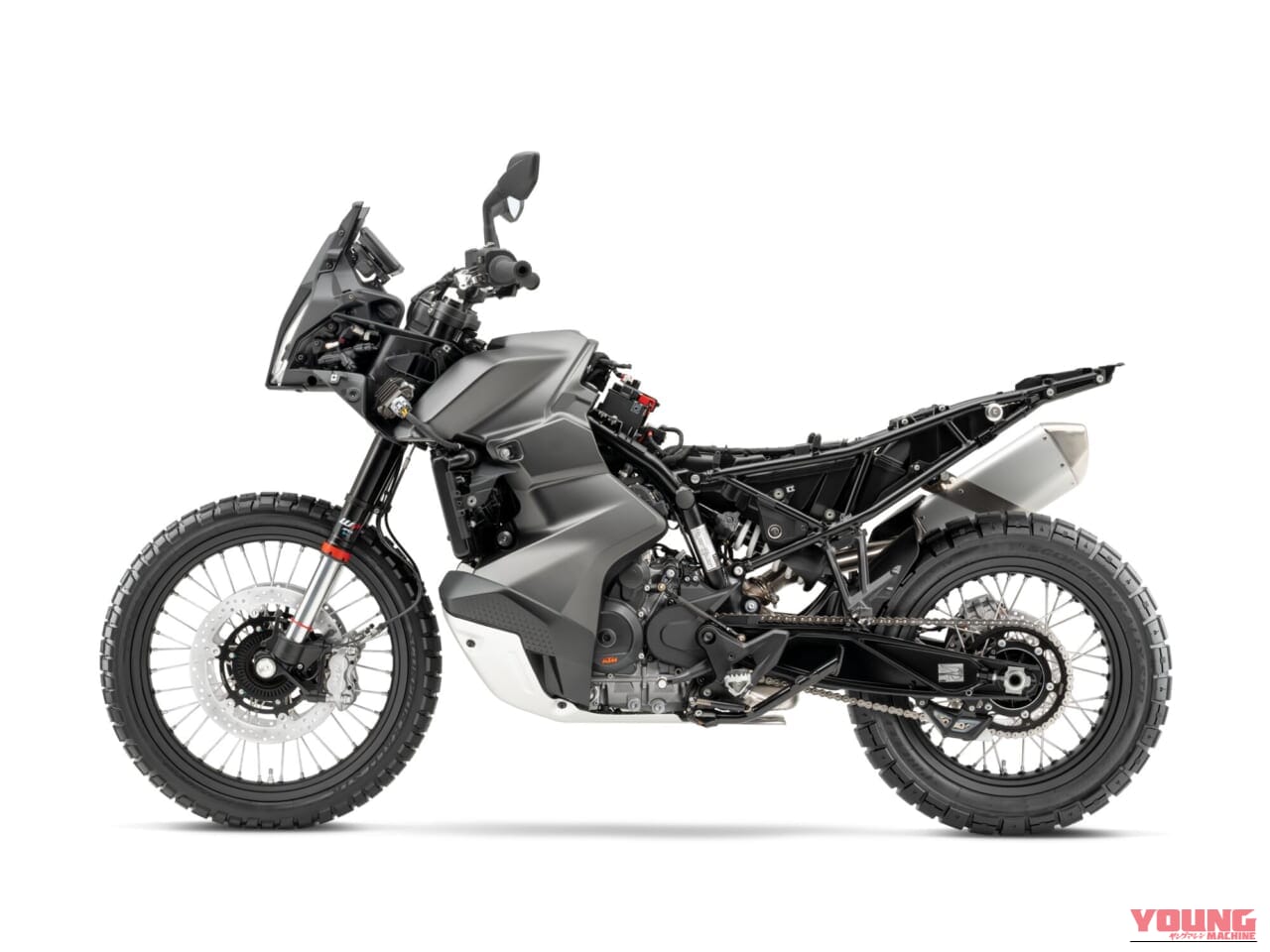 KTM 790 ADVENTURE｜【新型外車】旅の疲労を吹き飛ばすミドルアドベンチャーバイクの正解。低重心タンクと極上フル装備のKTM 790 ADVENTURE2026モデルが登場