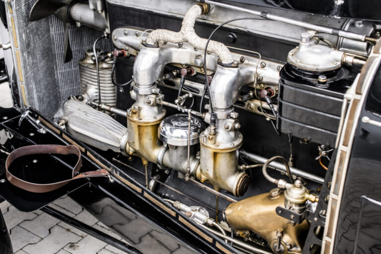 1929年 ジンデルフィンゲン ダイムラー製造 ベンツ メルセデス・ベンツSSK エンジン｜「実車はこんな感じなんだ…」ルパン三世が飛び乗ろうとしてズッコケるクラシックカー、98年前のメルセデスベンツSSKを紹介。