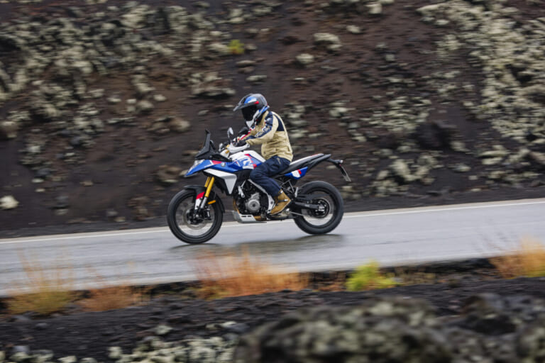 BMW F 450 GS｜「ちょうどいい」からどこへでも行ける。100万円前後で憧れのGSオーナーへ。“その先の悪路”へ一歩踏み出させてくれるミドルアドベンチャーが登場【BMW F 450 GS】