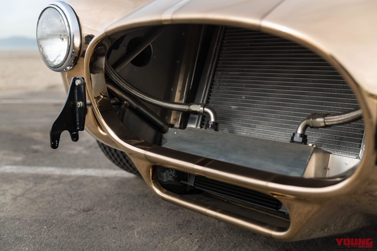shelby コンティニュエーションコブラ 427S/C ブロンズボディ フロント エアスクープ｜「これは美しい…」ピカピカの車体は特注。実は新車で買える伝説の名車。ニセモノ問題に業を煮やし「本社が本物作ったる！」と奮起