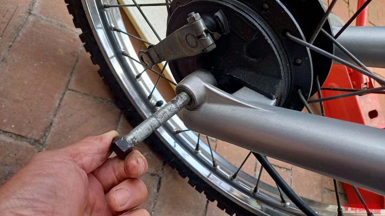 【ドラムブレーキの罠】水も原因も閉じ込める? フロントロックの原因だった“ザリザリの癒着”を自力で解消したら、拍子抜けの真実が判明|【ドラムブレーキの罠】水も原因も閉じ込める? フロントロックの原因だった“ザリザリの癒着”を自力で解消したら、拍子抜けの真実が判明