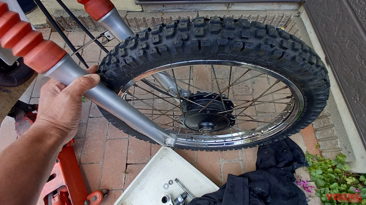 【ドラムブレーキの罠】水も原因も閉じ込める? フロントロックの原因だった“ザリザリの癒着”を自力で解消したら、拍子抜けの真実が判明｜【ドラムブレーキの罠】水も原因も閉じ込める? フロントロックの原因だった“ザリザリの癒着”を自力で解消したら、拍子抜けの真実が判明