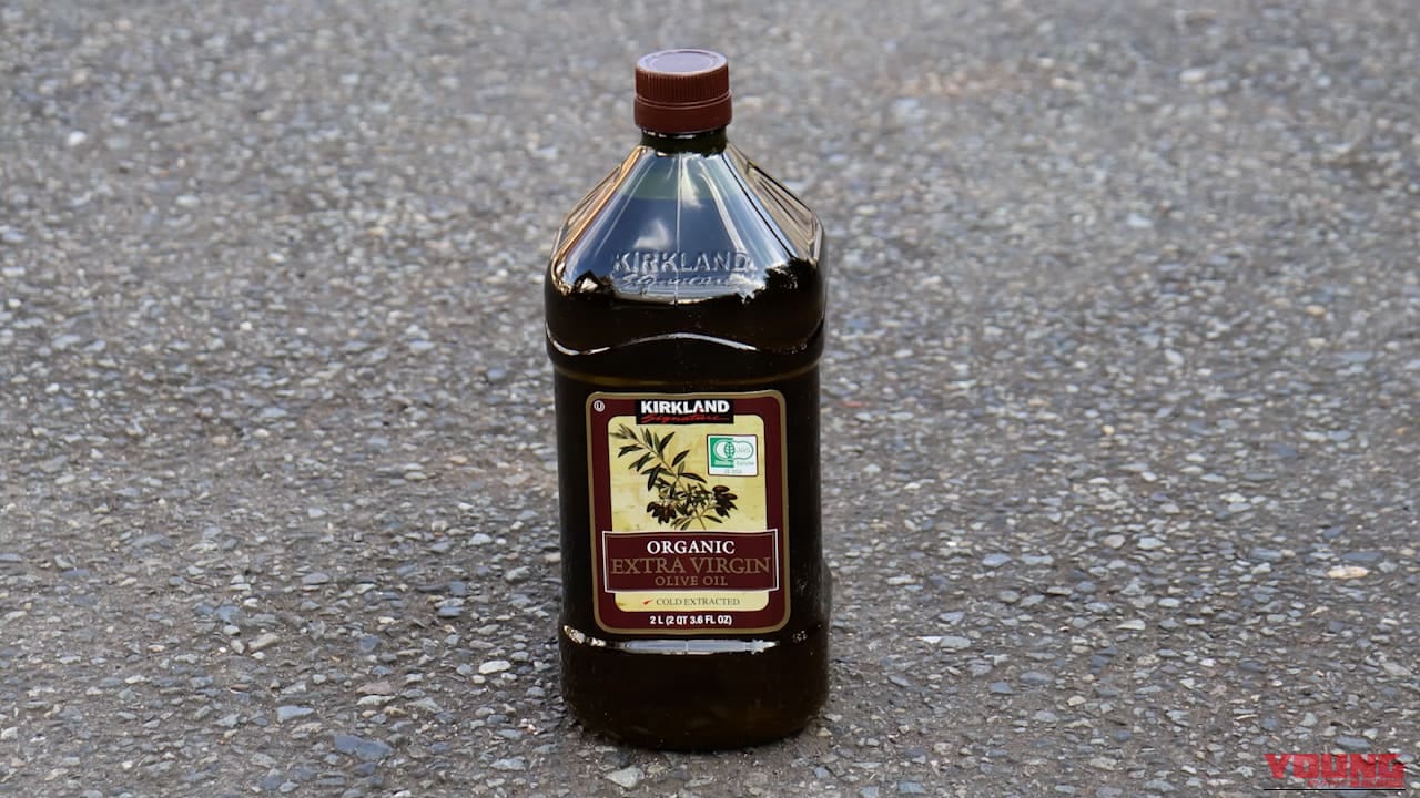【禁断の検証】排気ガスはパスタの香り!? リトルカブ×オリーブオイル実験で思い知った、エンジンオイルが「ただの油」ではない理由|【禁断の検証】排気ガスはパスタの香り!? リトルカブ×オリーブオイル実験で思い知った、エンジンオイルが「ただの油」ではない理由