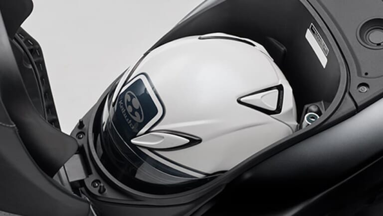 HONDA DIO110BASIC｜圧倒的にお得な約25万円。毎日の移動が劇的にラクになる、14インチタイヤと新色を纏ったホンダの定番・原付二種に2026年モデルが登場【Dio110・ベーシック】