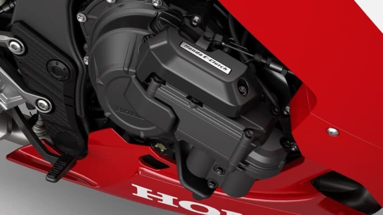 HONDA CBR400R E-Clutch｜操る楽しさはそのままに、渋滞の疲労もエンストの恐怖もゼロへ! 待望の400クラスへEクラッチが拡大。ホンダ「CBR400R / NX400E-Clutch」登場【HONDA2026新型】