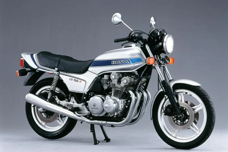 HONDA CB750F|リッターバイクの威圧感はどこへ? 新型CB1000Fの「引き起こしの軽さ」と「唸る4気筒サウンド」に試乗前から脳がバグる
