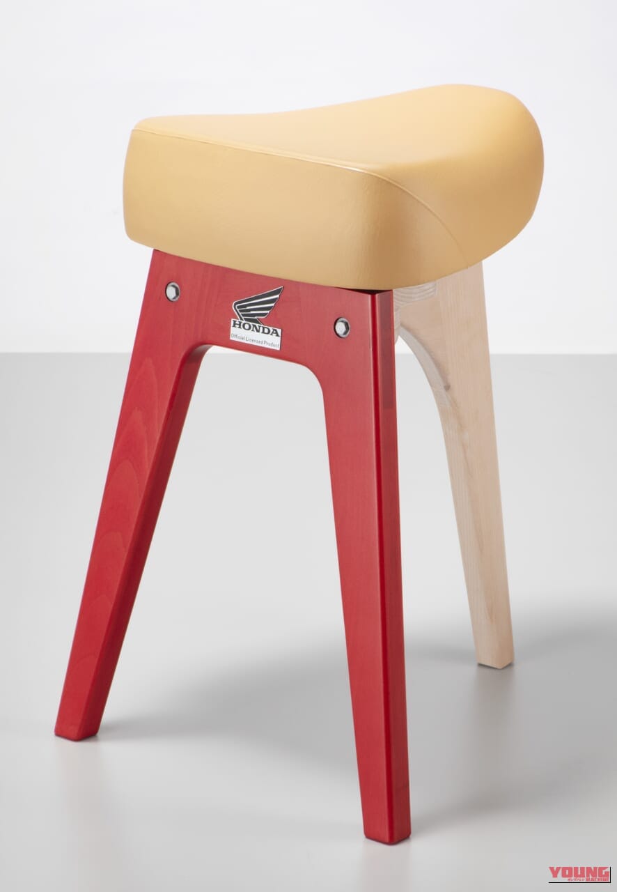 【100脚限定】レッグカウルを模した脚部に惚れる。廃棄対象のスーパーカブ用シートが、匠の技で極上スツールに生まれ変わる|【100脚限定】レッグカウルを模した脚部に惚れる。廃棄対象のスーパーカブ用シートが、匠の技で極上スツールに生まれ変わる