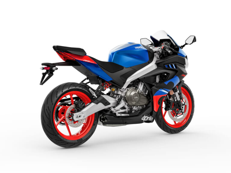 Apliria RS 457｜装備重量わずか175kgで、本格スペックと乗りやすさを両立。アプリリア「RS 457」新色とGPレプリカが登場【Aprilia新型スーパースポーツ】