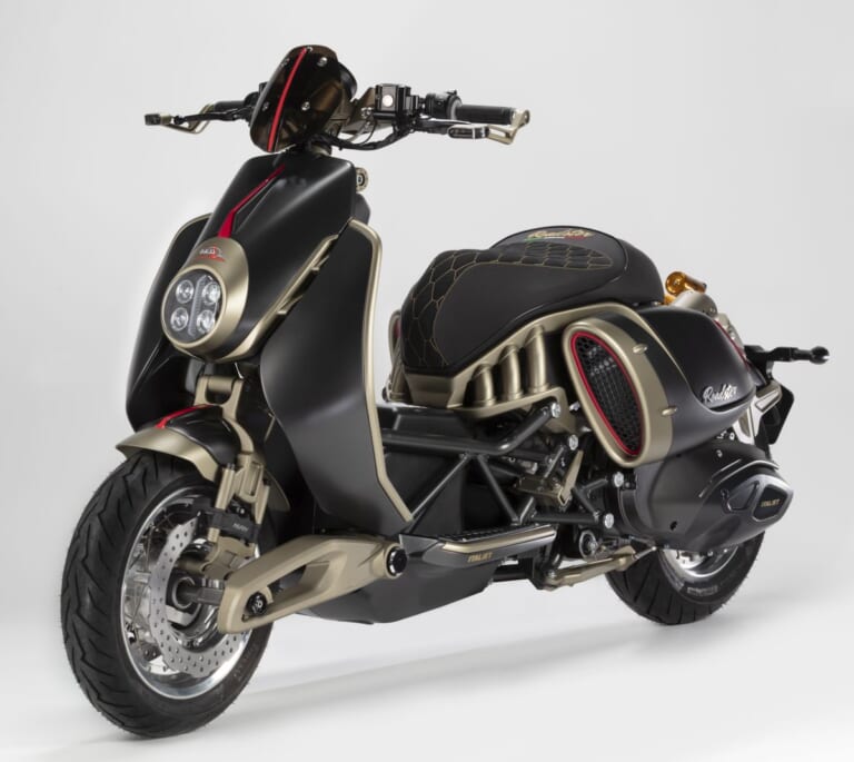 ITALJET Roadster 400 Founders Edition｜「美しすぎる…」わずか46分で完売。日本からも注文が殺到した、通勤の憂鬱を吹き飛ばす一生モノ・イタリアンスクーターの圧倒的存在感【Roadster 400Founders Edition】