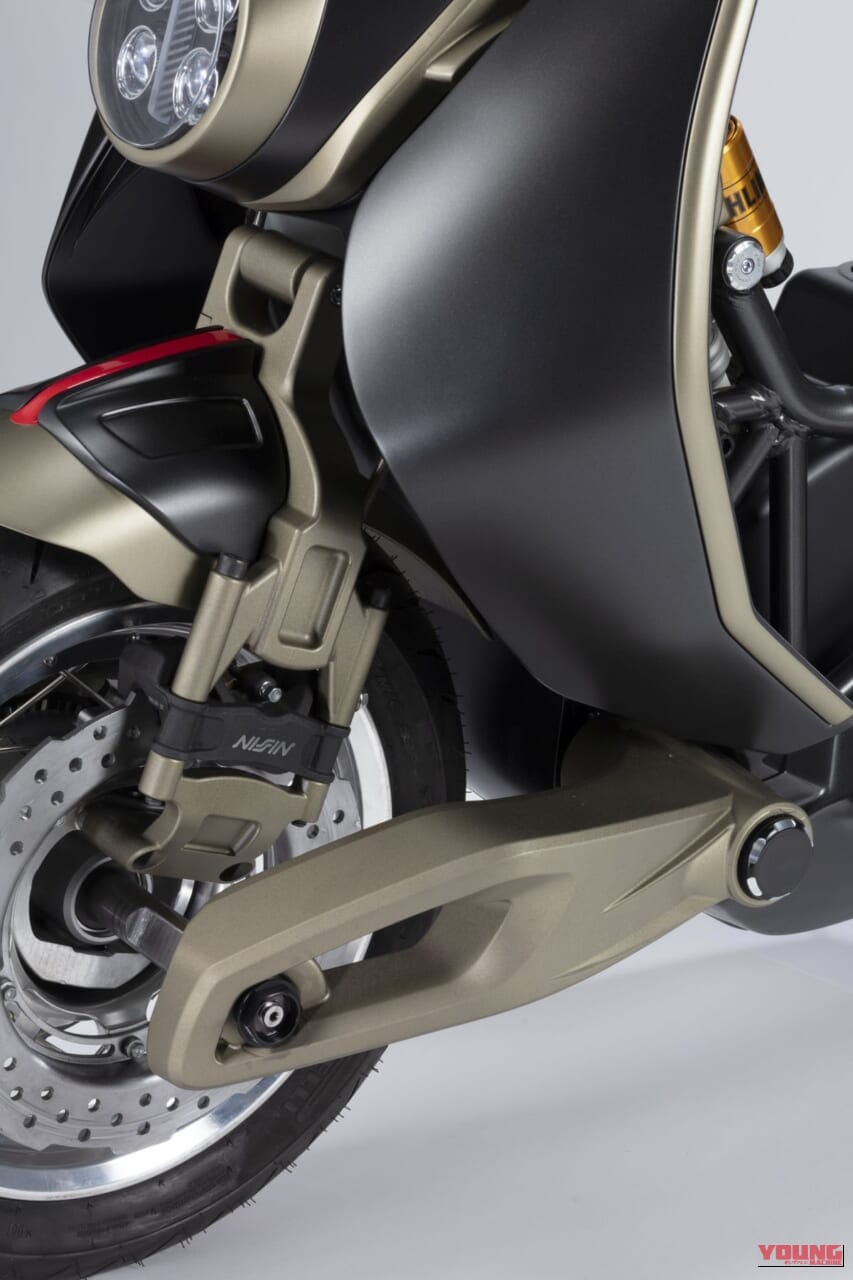 ITALJET Roadster 400 Founders Edition｜「美しすぎる…」わずか46分で完売。日本からも注文が殺到した、通勤の憂鬱を吹き飛ばす一生モノ・イタリアンスクーターの圧倒的存在感【Roadster 400Founders Edition】