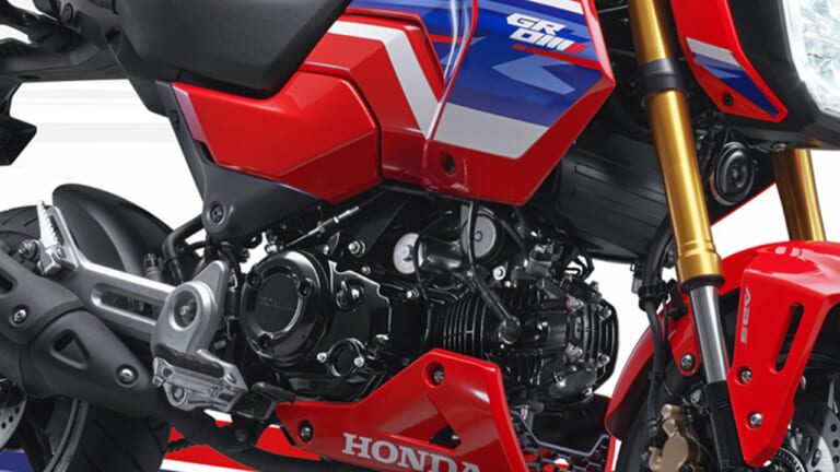初心者からベテランまで、キビキビした走りが楽しめる。ホンダの名作ファンバイクにレーシングカラーの2026年モデルが登場【HONDA新型グロム】