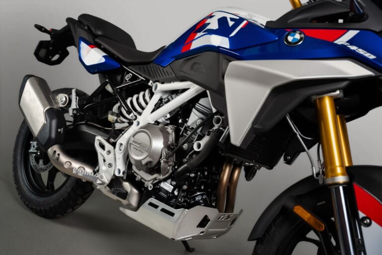 BMW F 450 GS｜「ちょうどいい」からどこへでも行ける。100万円前後で憧れのGSオーナーへ。“その先の悪路”へ一歩踏み出させてくれるミドルアドベンチャーが登場【BMW F 450 GS】