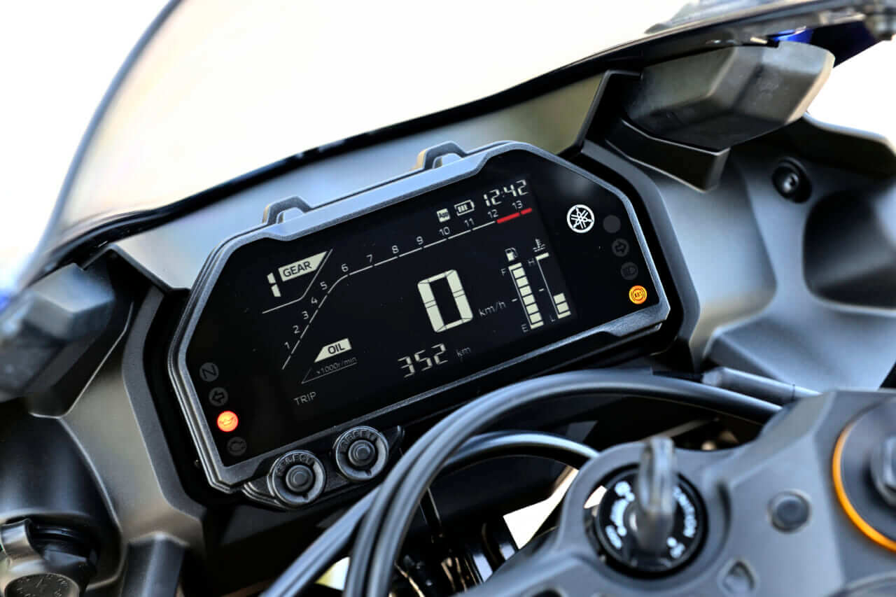 YZF-R3|【排気量320ccのR3はやっぱりトルクに余裕アリ!】ヤマハYZF-R3 2026モデル試乗レポート