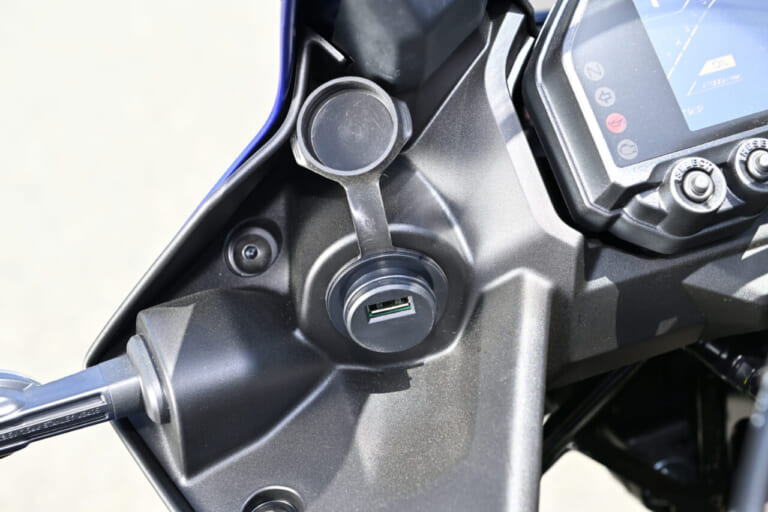 YZF-R3|【排気量320ccのR3はやっぱりトルクに余裕アリ!】ヤマハYZF-R3 2026モデル試乗レポート
