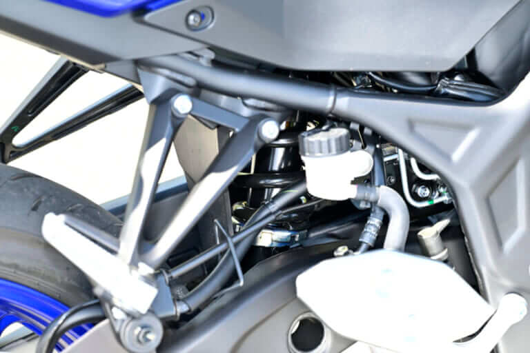 YZF-R3|【排気量320ccのR3はやっぱりトルクに余裕アリ!】ヤマハYZF-R3 2026モデル試乗レポート