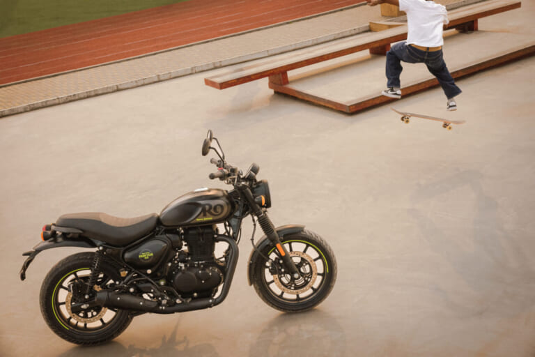 ROYALENFIELD HUNTER 350|ストリートに映えるネオンイエロー! 65万100円で手に入る極上の相棒クルーザー・ロイヤルエンフィールド「HUNTER 350」に斬新な新色が追加
