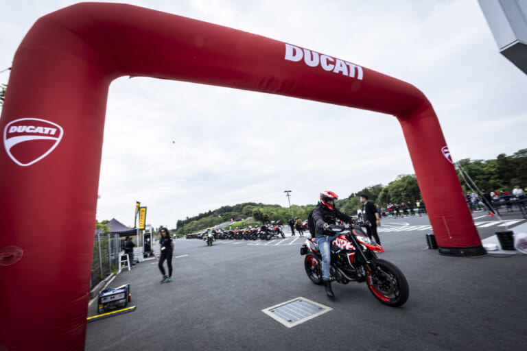 ドゥカティ100年の歴史と未来を鈴鹿で体感。「DUCATI DAY 2026」が6/6開催! 注目の新型Panigale V4 Rなど3モデルは日本初公開｜ドゥカティ100年の歴史と未来を鈴鹿で体感。「DUCATI DAY 2026」が6/6開催! 注目の新型Panigale V4 Rなど3モデルは日本初公開