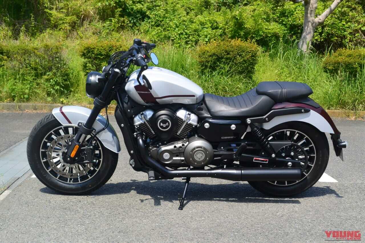 ｜「これ、本当に250cc…？」かつての国産ニーハンの“狂気”を思い起こさせる2台の黒船【ガレージで酒が呑める75万円のVツイン】