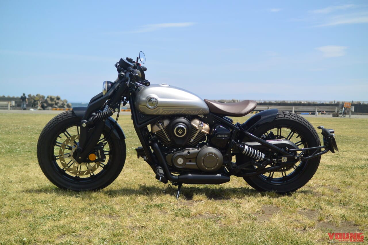 ｜「これ、本当に250cc…？」かつての国産ニーハンの“狂気”を思い起こさせる2台の黒船【ガレージで酒が呑める75万円のVツイン】
