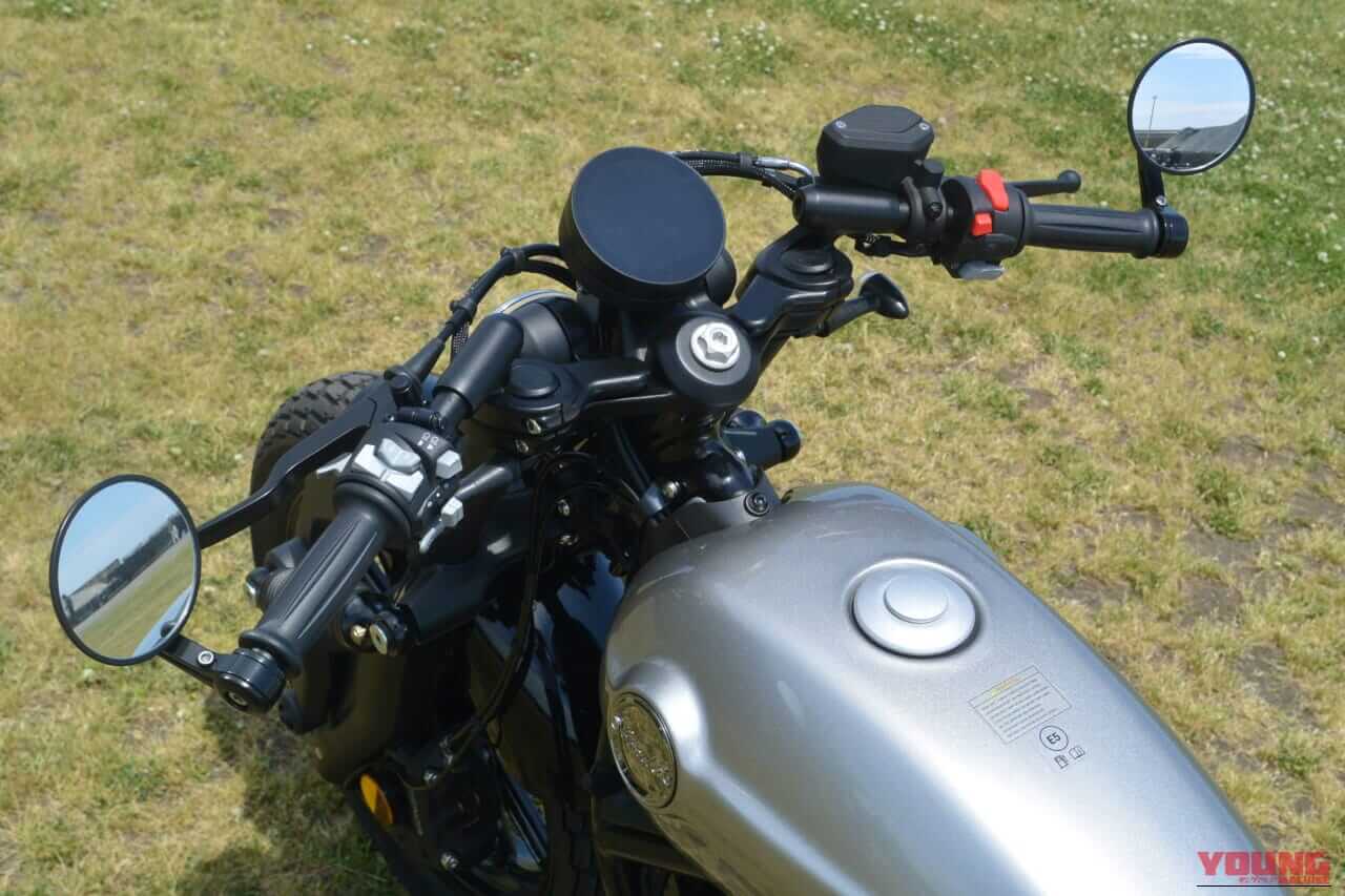 ｜「これ、本当に250cc…？」かつての国産ニーハンの“狂気”を思い起こさせる2台の黒船【ガレージで酒が呑める75万円のVツイン】