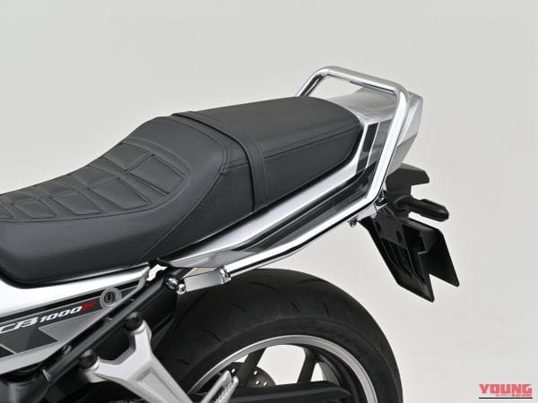 HONDA CB1000F|車庫入れの苦労を軽減し、タンデムの安心感を高める22.2mm径スチール製CB1000F専用グラブバーがデイトナから発売