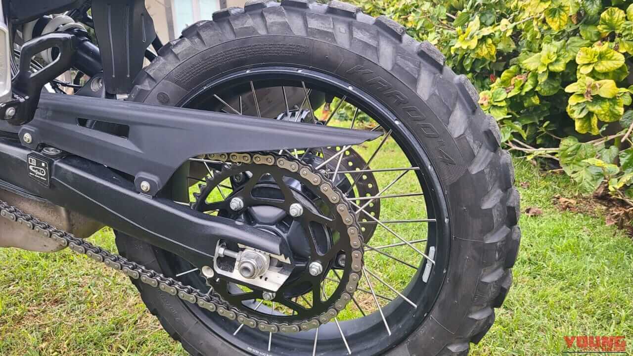 BMW F450GS|扱いやすさと本格装備の両立。BMW F450GSの実力をシチリア島の泥んこセクションで徹底検証!【新型試乗インプレ】