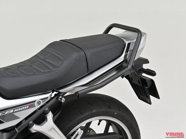HONDA CB1000F|車庫入れの苦労を軽減し、タンデムの安心感を高める22.2mm径スチール製CB1000F専用グラブバーがデイトナから発売