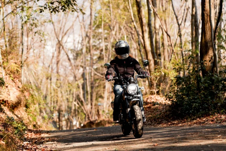 HONDA MONKEY125｜初心者や女性にMonkey125がおすすめな理由：レーシングライダー岡崎静夏の「片道1時間ツーリング」体験記