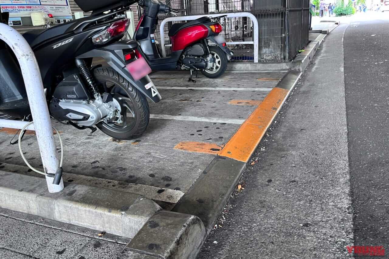 |政治・行政・ビジネス・サブカルチャーの中心地、東京都「千代田区」のバイク駐車事情とは?<前編>